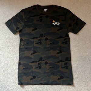Old Navy Camo T-Shirt NWT